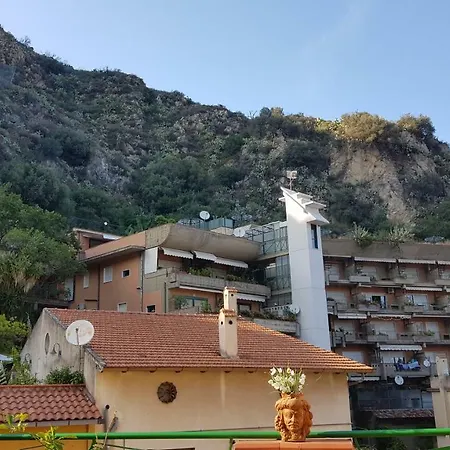 La Fontanella * تاورمينا